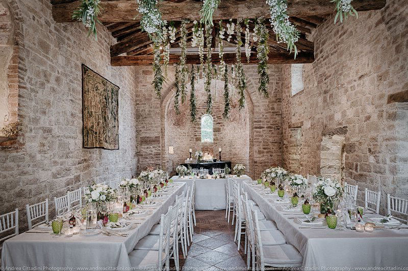 Interno imbandita per festa di nozze