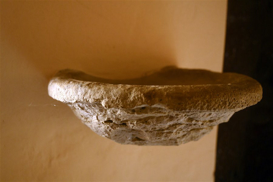 Acquasantiera a muro