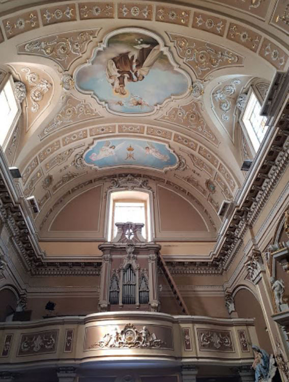 Controfacciata con canne d'organo 