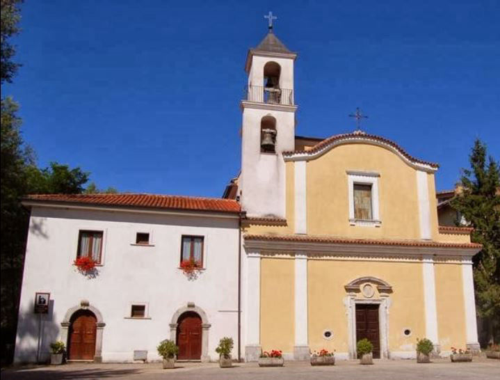 Chiesa e casa parrocchiale