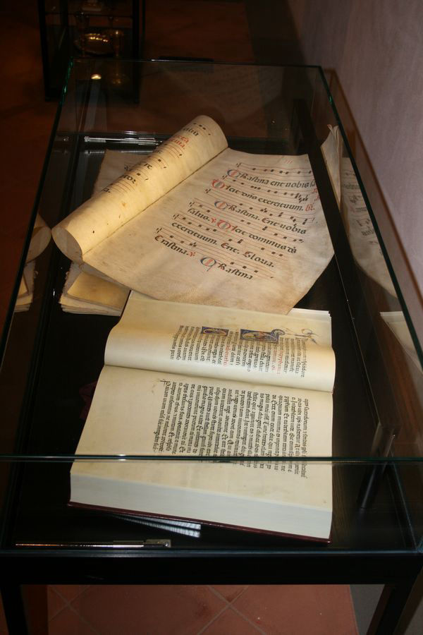 Riproduzione del messale in pergamena