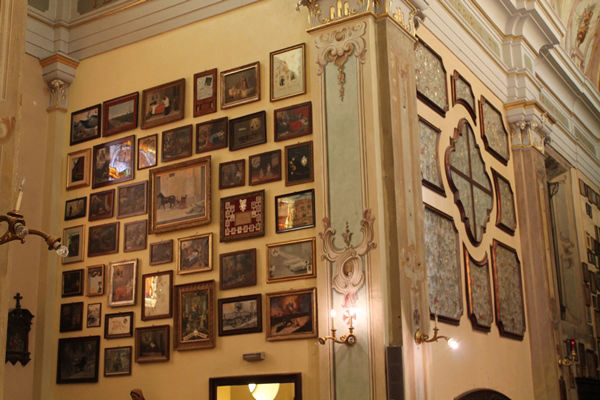 Ex voto nella Cappella Madonna di Roveleto