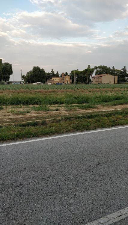 La Chiesa in lontananza