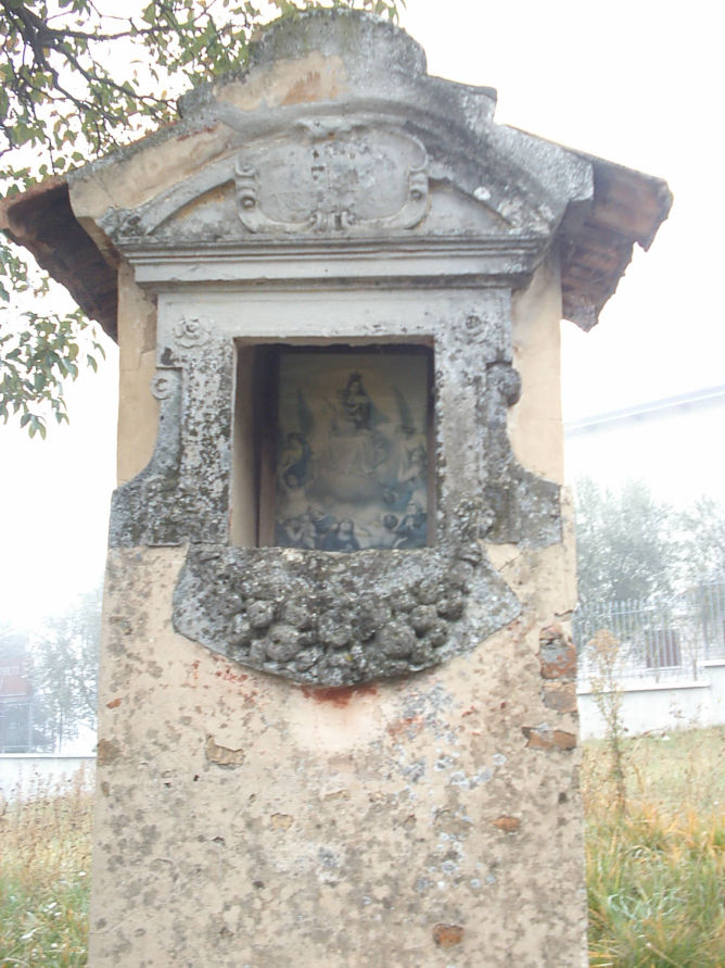 Edicola Madonna del Carmine prima dell'abbattimento