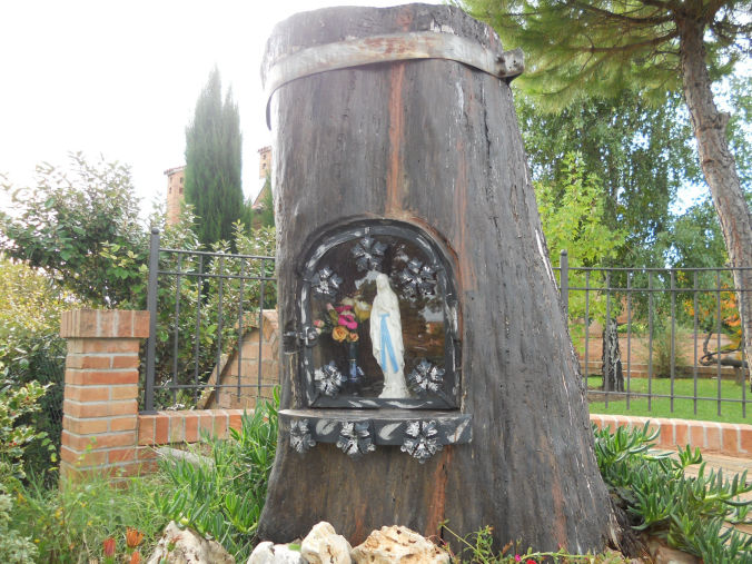 Edicola Madonna di Lourdes