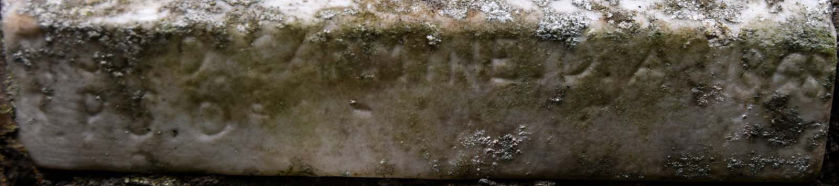 Iscrizione sotto la formella