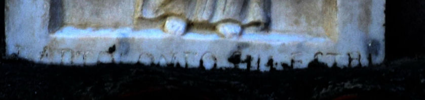 Iscrizione sotto la formella