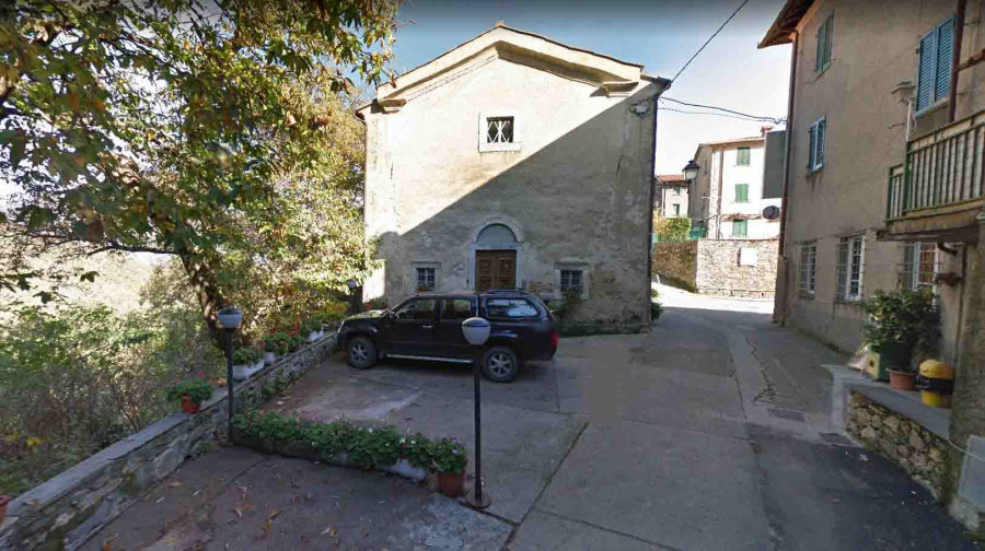 Vista dalla piccola piazzetta