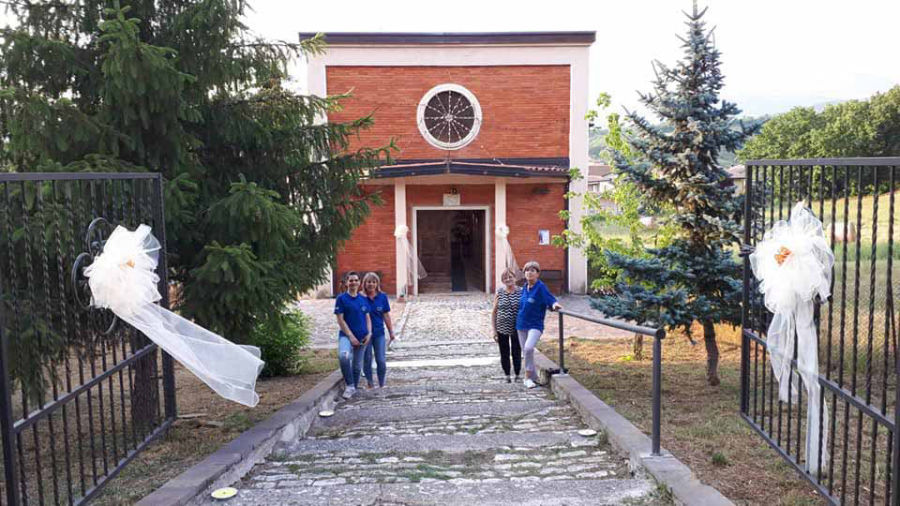 Chiesa con cordonata