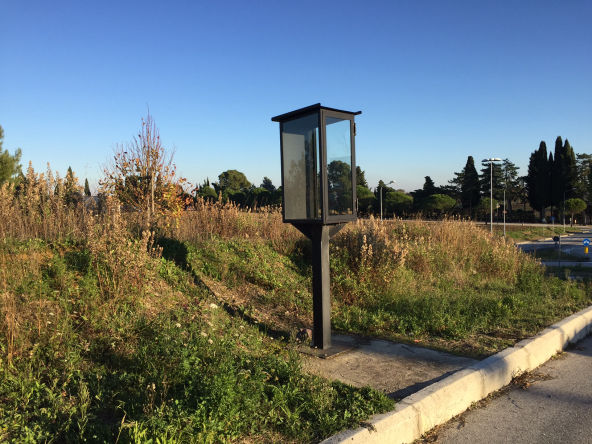 Nuova teca in ferro e vetro