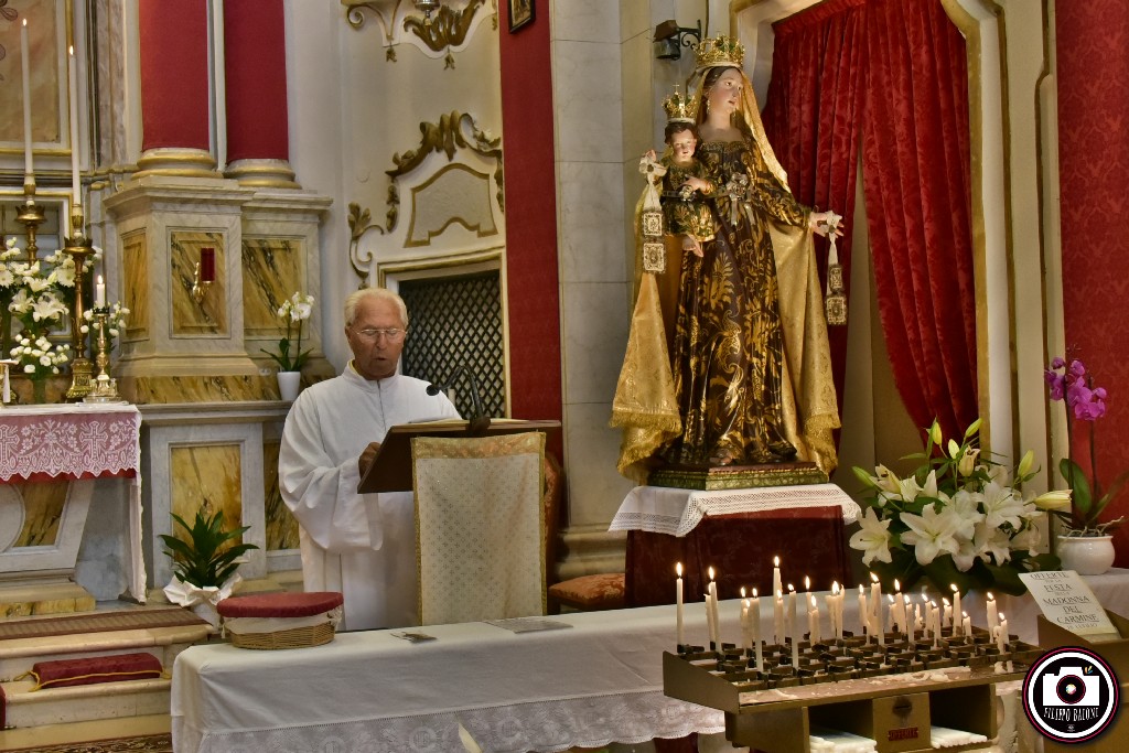 Statua della Madonna del Carmine