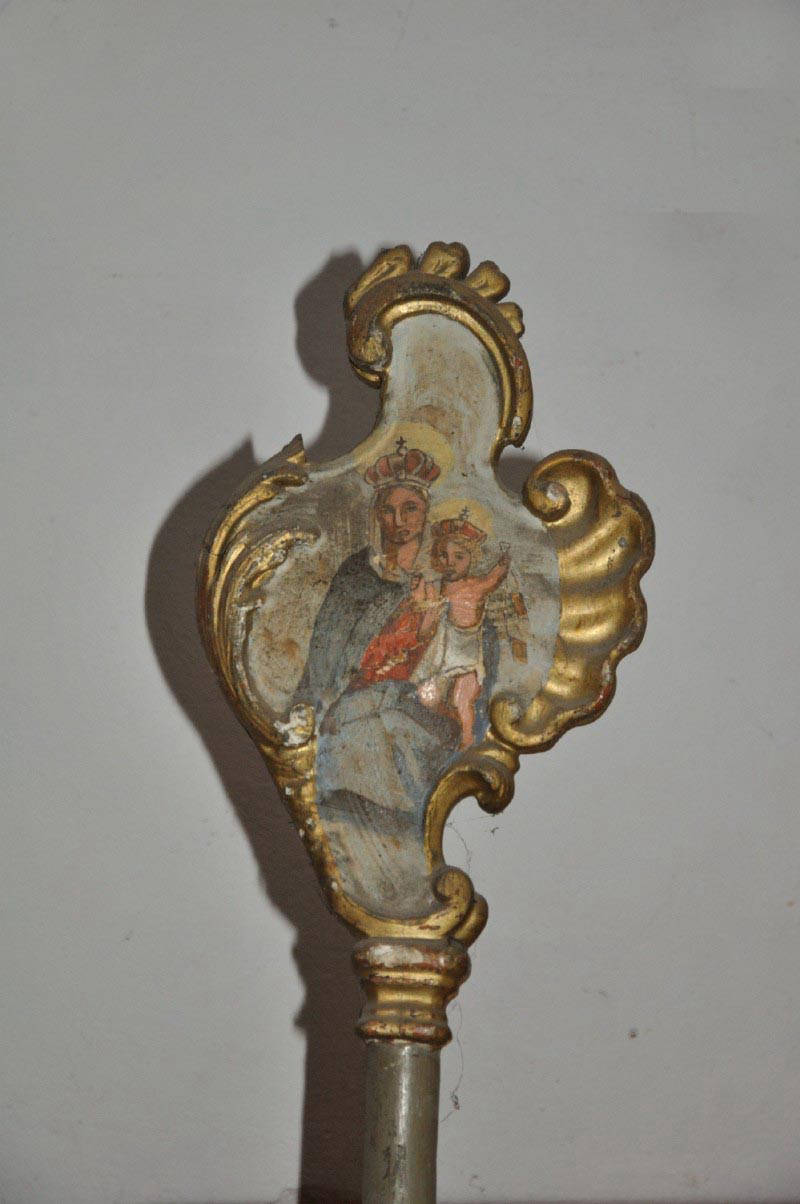 Insegna processionale asimmetrica