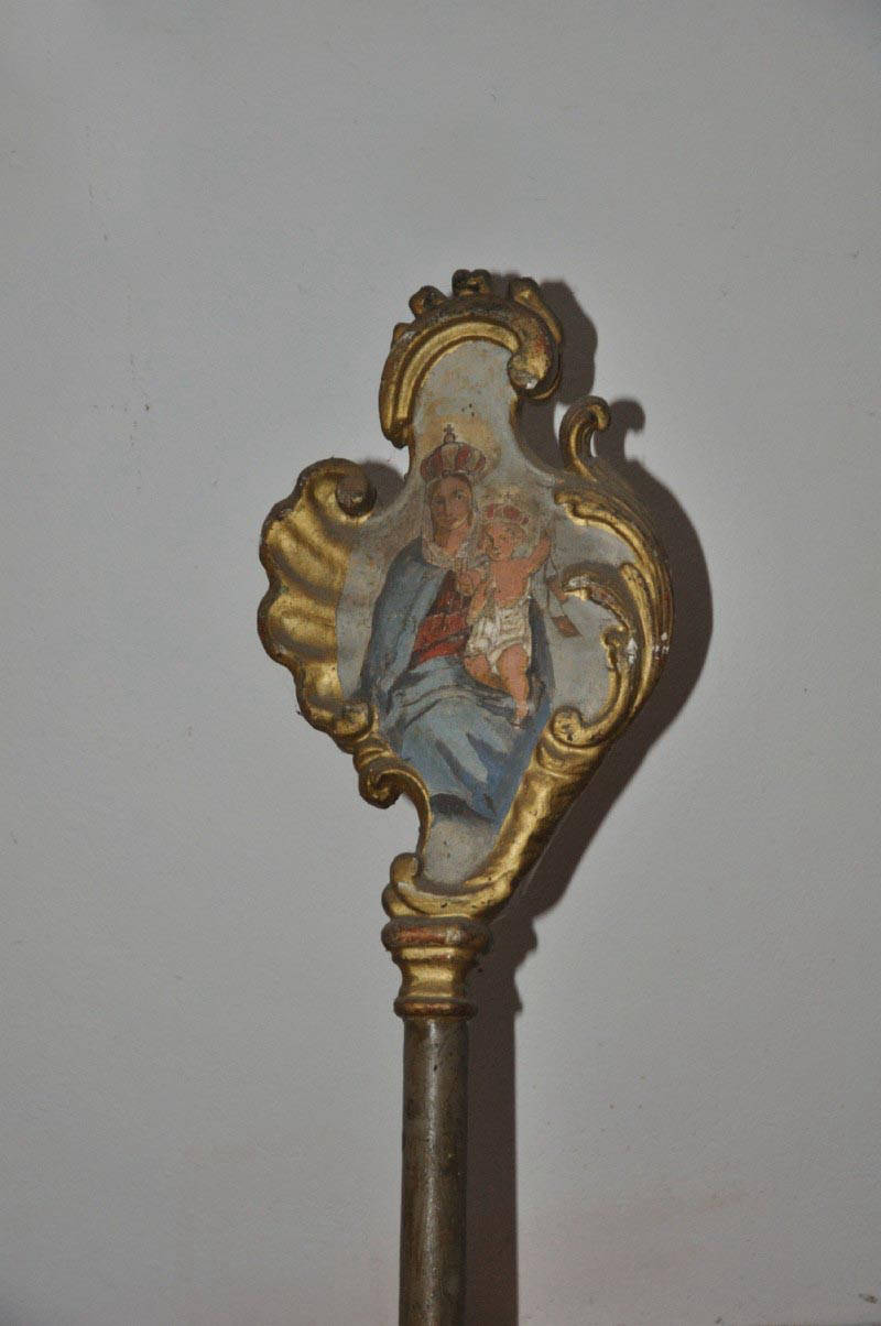 Insegna processionale asimmetrica