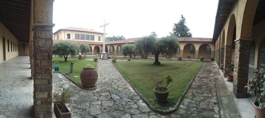 Panoramica del chiostro