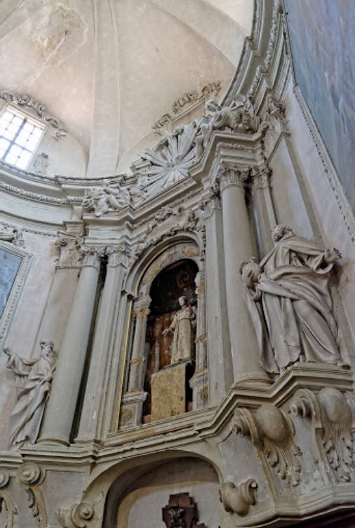 Statua Pontefice carmelitano