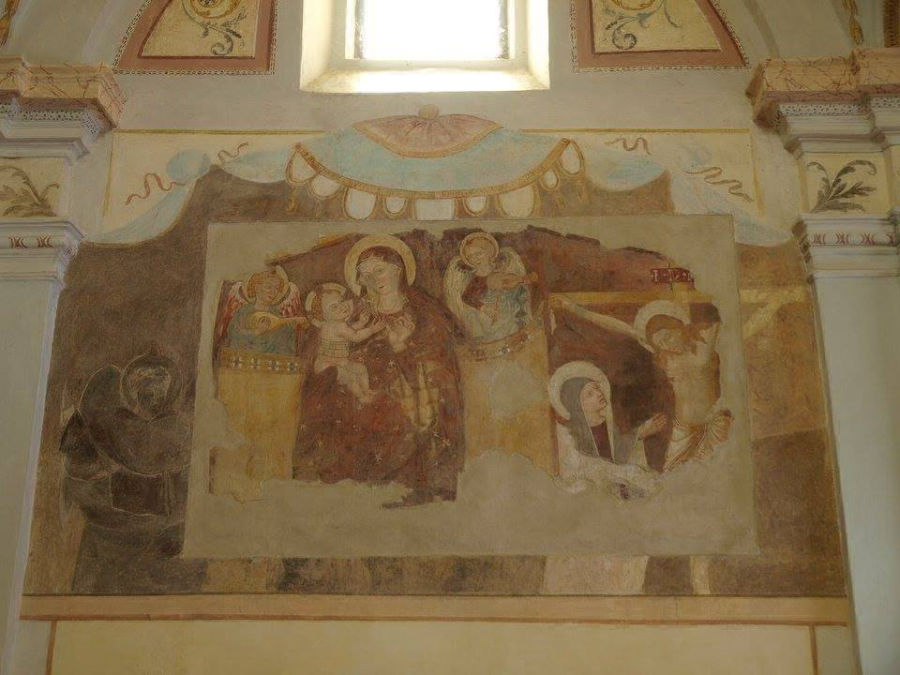 Affresco Madonna con Bambino, tra glia Angeli musicanti