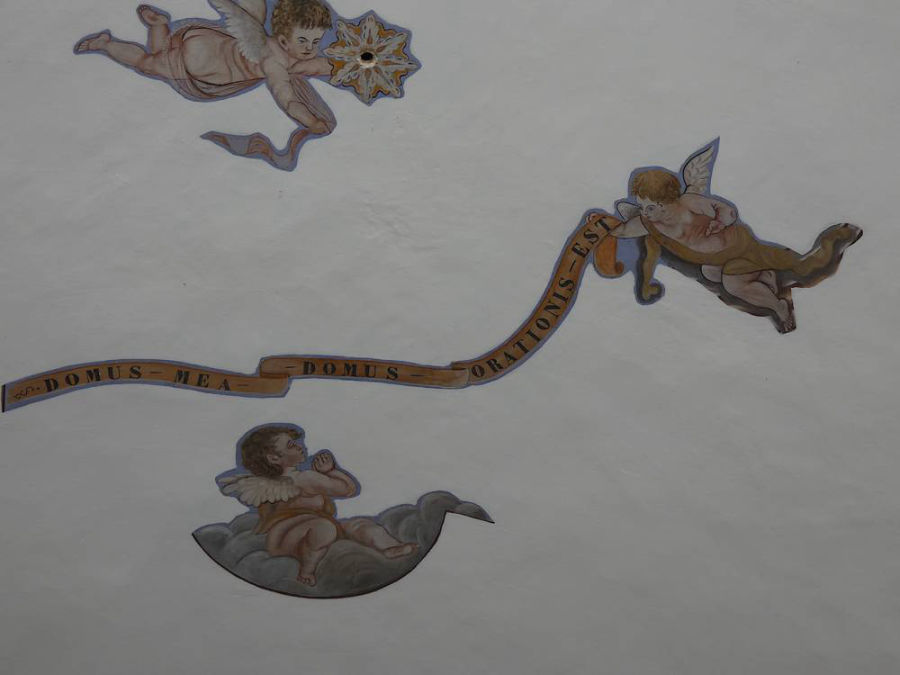 Pittura sulla volta del soffitto