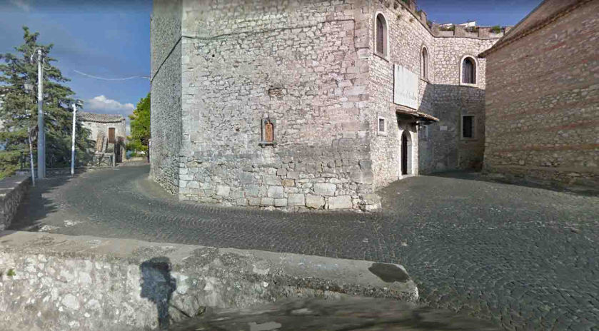 Via Corte (Largo Castello)