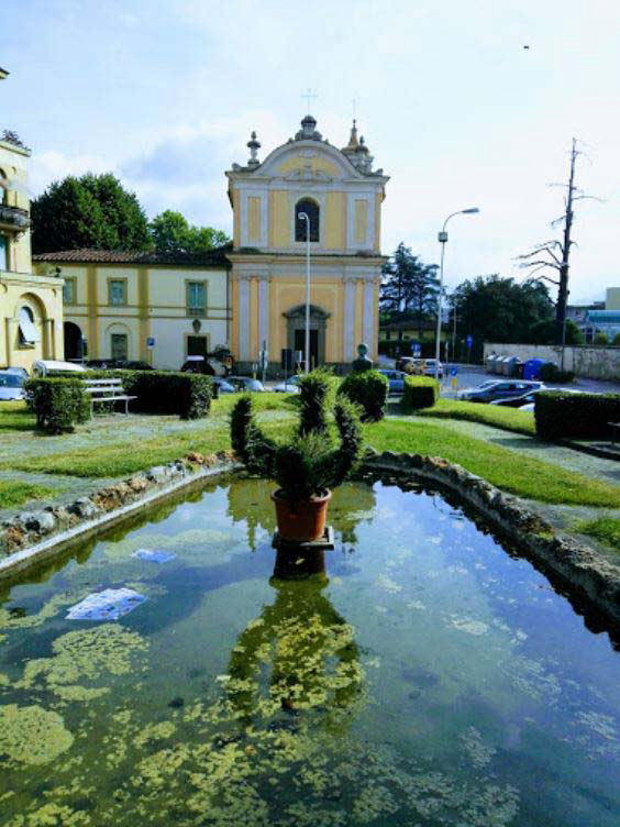 Vista dai giardini antistanti