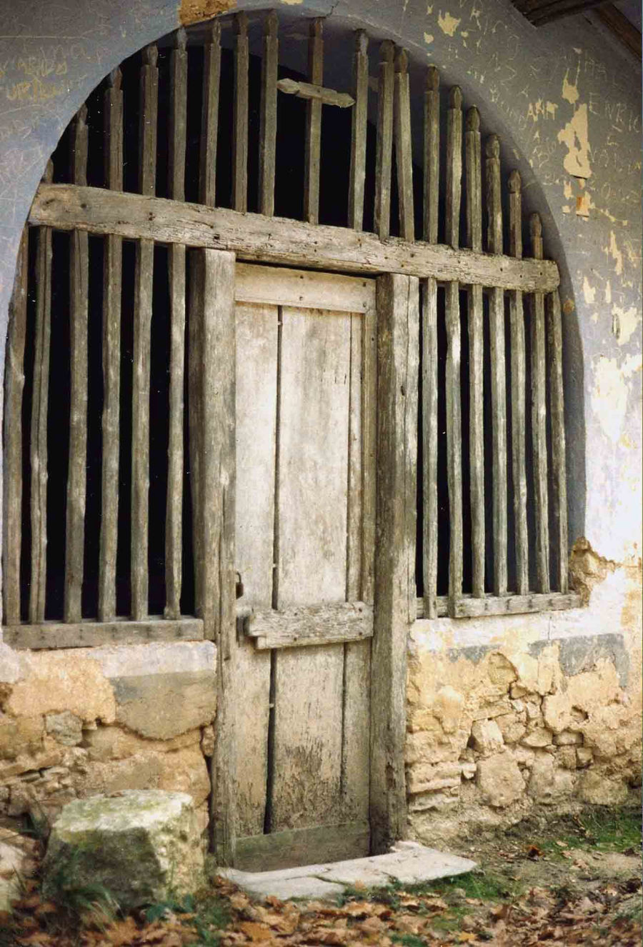 Portale prima del restauro