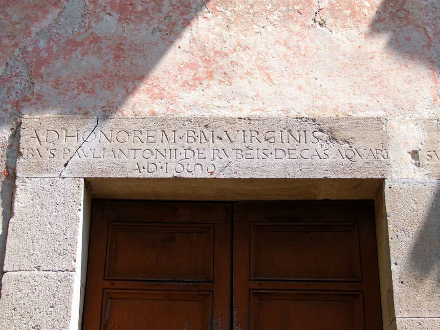 Portale con iscrizione