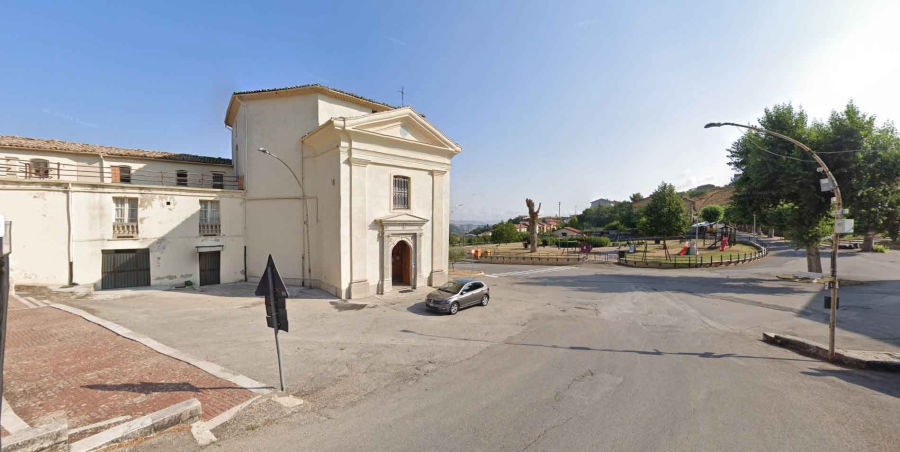 Chiesa vista dalla parte sinistra
