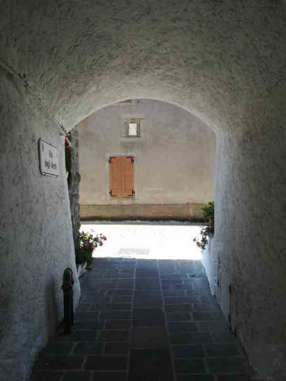 Vista dal portico di fronte