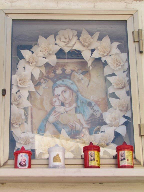 Edicola Madonna del Carmelo con Bambino