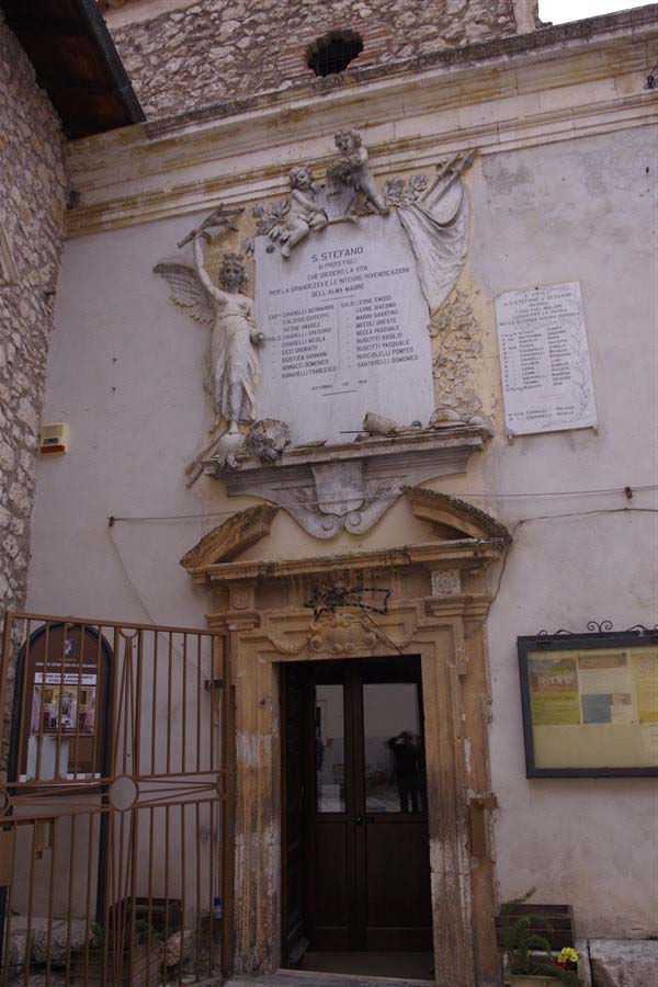 Portale barocco romano