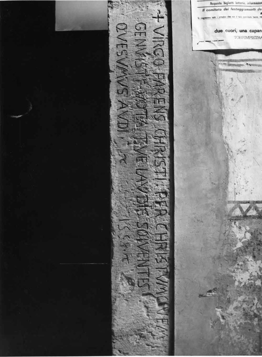 Stipite destro porta Convento