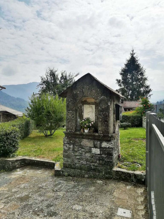 Maestà Madonna del Carmine con anime purganti di Staiola, fraz. Corniglio (PR)