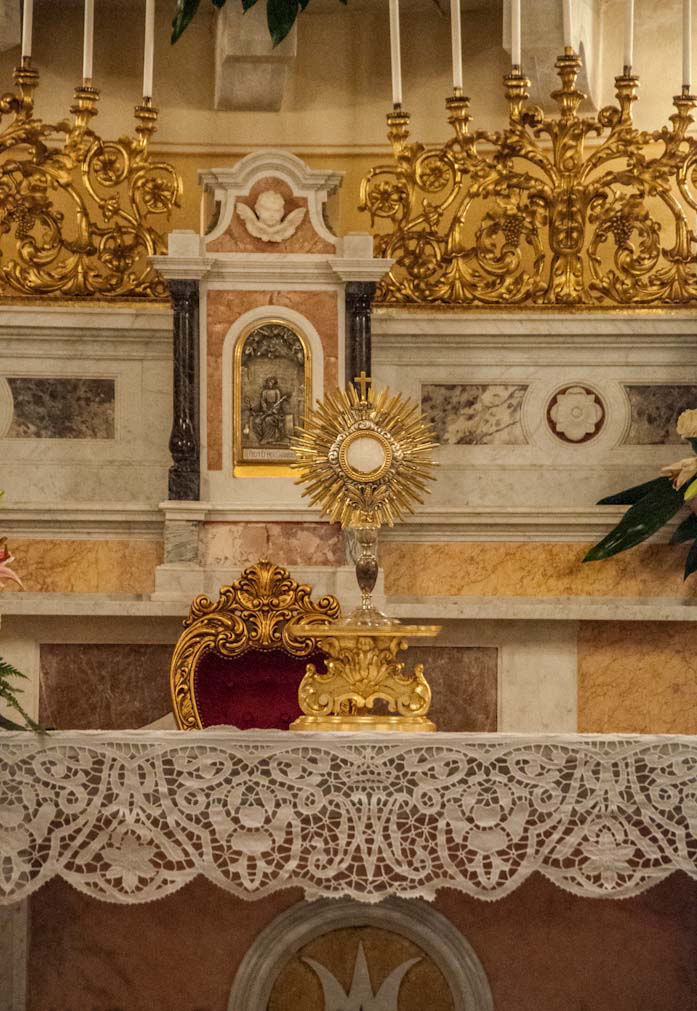 Tabernacolo con esposizione Santissimo